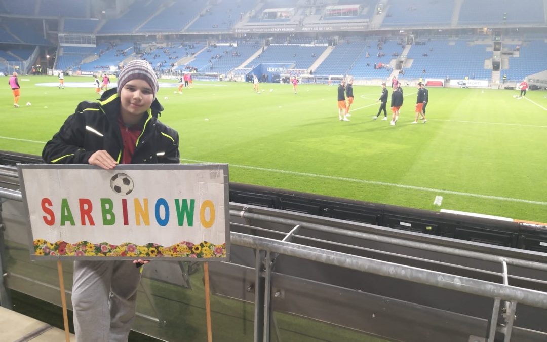 Mecz piłki nożnej w Poznaniu na Stadionie Lecha Poznań